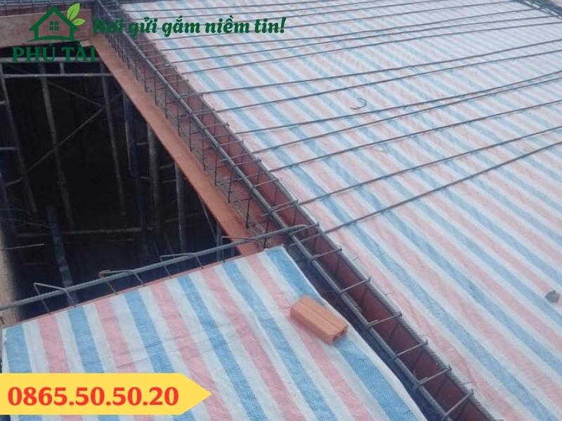 Bạt sọc khổ 6m sử dụng lót sàn đổ bê tông
