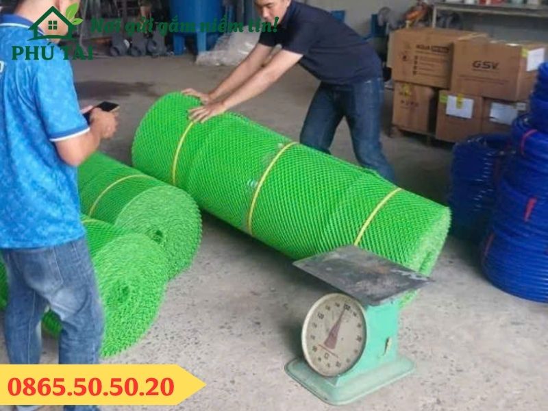 Cung cấp lưới nhựa mắt cáo tới khách hàng