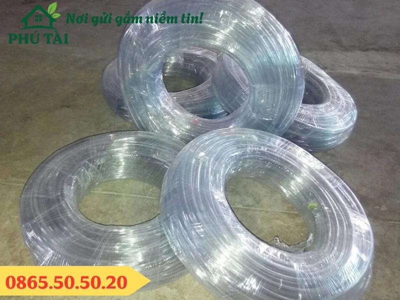 Cuộn ống nước trắng trong