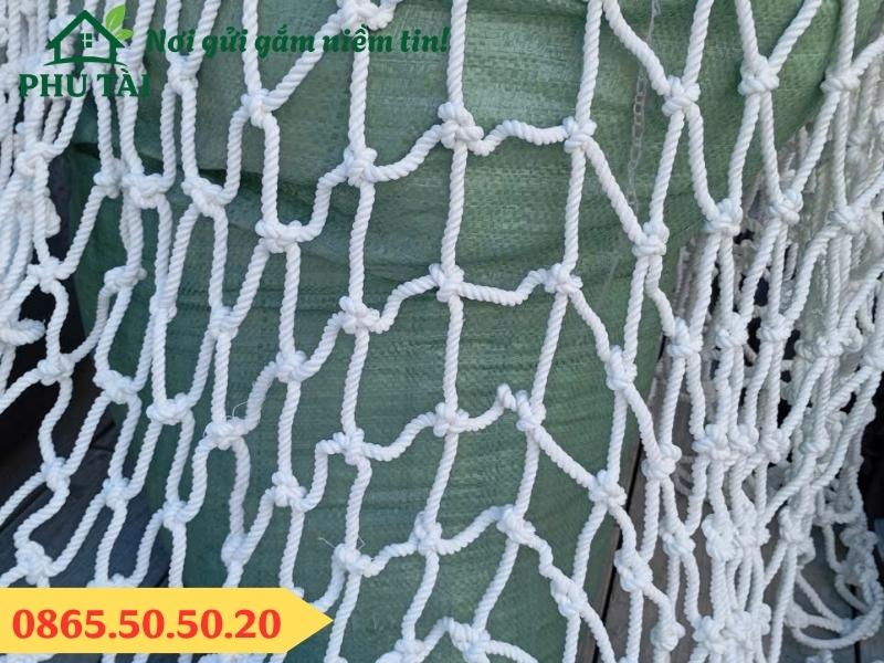 Lưới dù trăng gia công thủ công