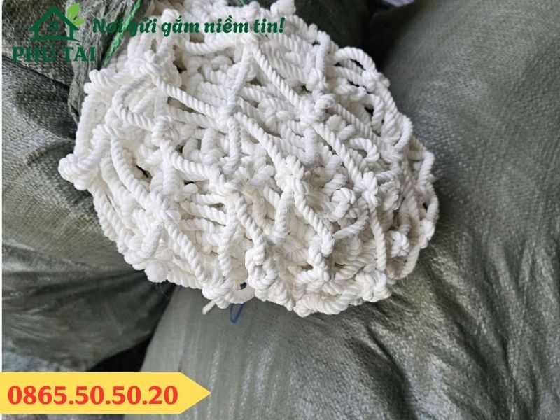 Nhận gia công lưới dù trắng nhận hàng theo kích thước yêu cầu