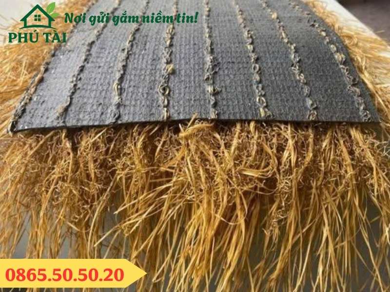 Sợi rơm nhân tạo làm mái, trang trí
