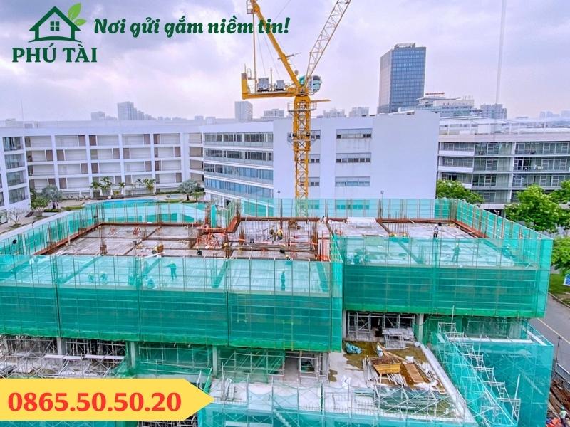 Sử dụng lưới bao che khổ 4mx50m tại công trình