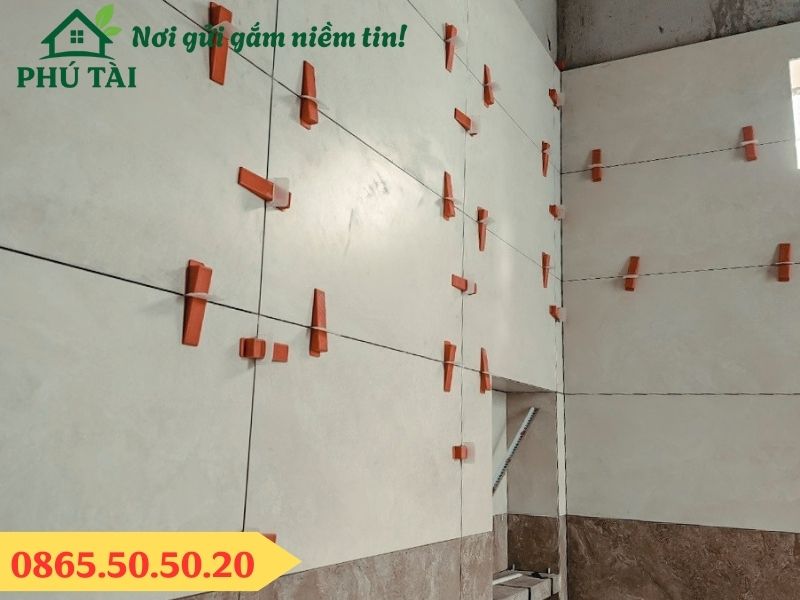 Sử dụng nêm ốp lát gạch