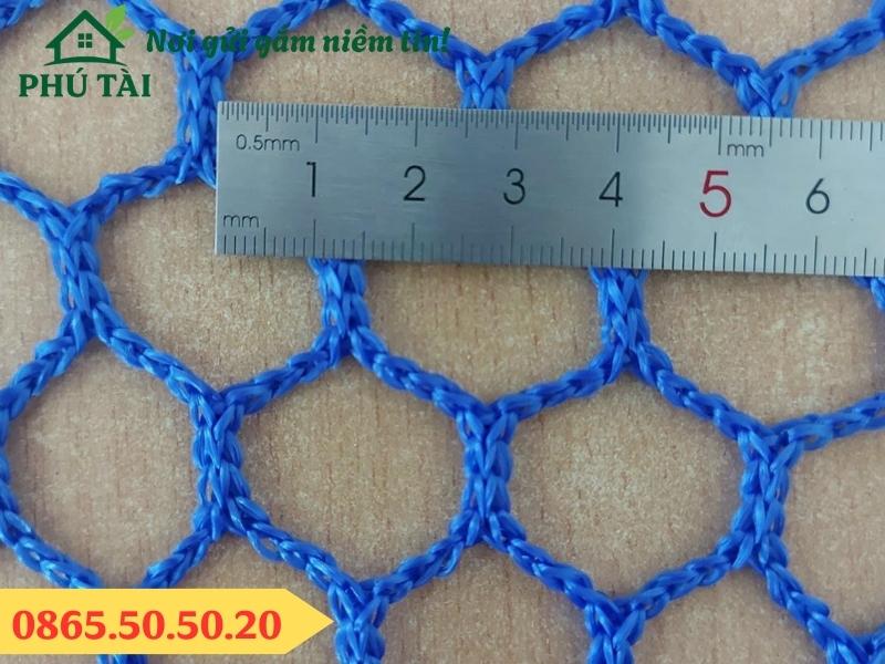 Lưới hứng vật rơi màu xanh dương ô lưới 3cm