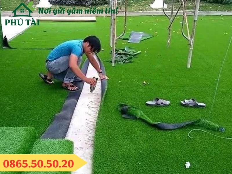 Thi công lắp đặt cỏ nhân tạo