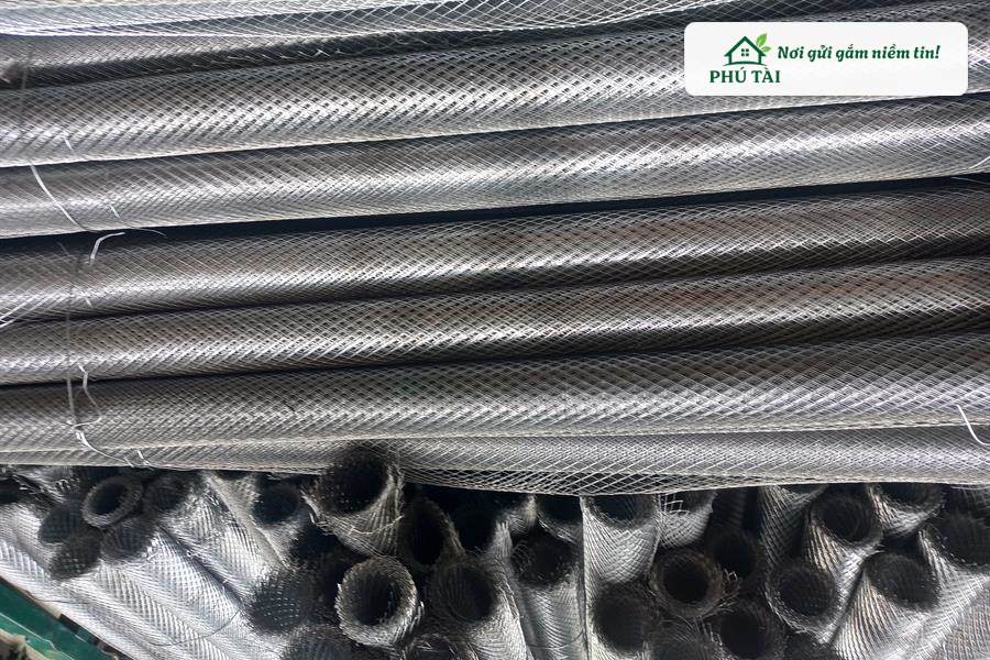 Chi tiết mắt lưới dập giãn hình thoi 6x12mm tạo ngàm bám vữa tô tường