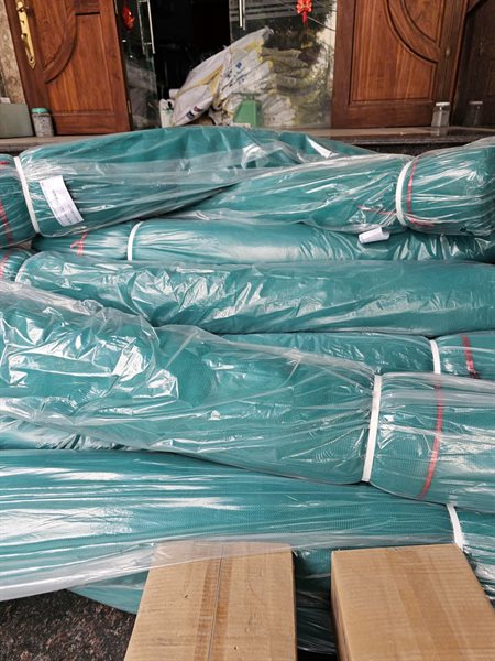 Hình ảnh thực tế minh họa tác dụng của lưới bao che công trình tại dự án lớn