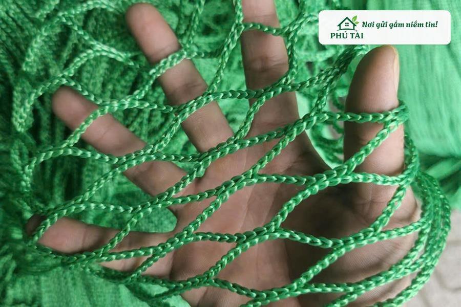 So Sánh Lưới Hứng Vật Rơi Sợi Nhựa PP Và Lưới Dù Trắng: Loại Nào Tốt Hơn?